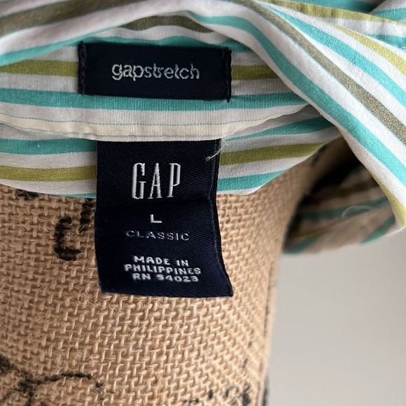 Gap Top‼️ - Picture 5 of 5